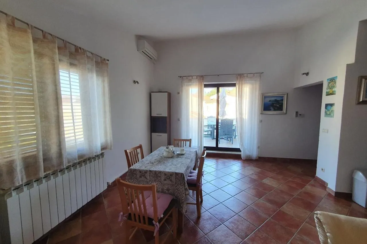 Apartment Relax For Max 5 Persons Funtana Close To The Beach Croatia