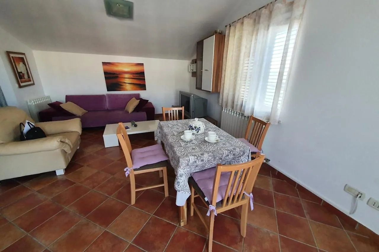 Apartment Relax For Max 5 Persons Funtana Close To The Beach