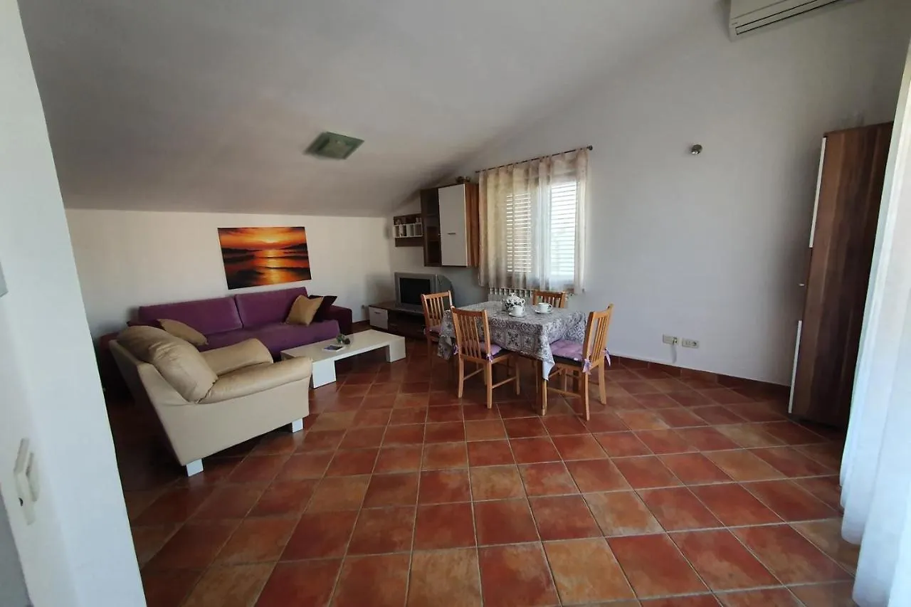 Apartment Relax For Max 5 Persons Funtana Close To The Beach